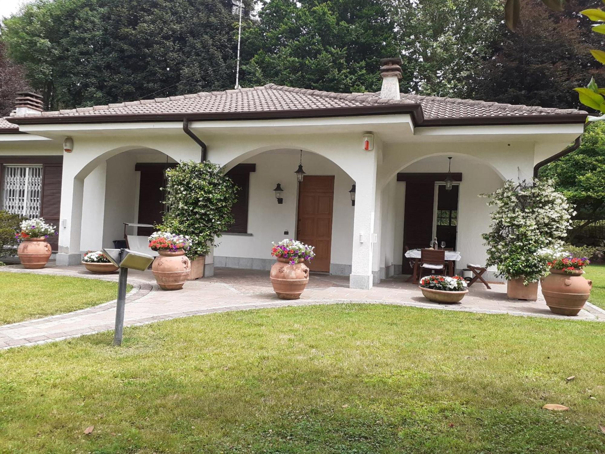 B&B Le Magnolie Carimate Buitenkant foto